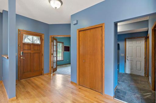 3960 Versailles Court, Saint Paul, MN 55123