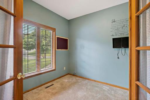 3960 Versailles Court, Saint Paul, MN 55123