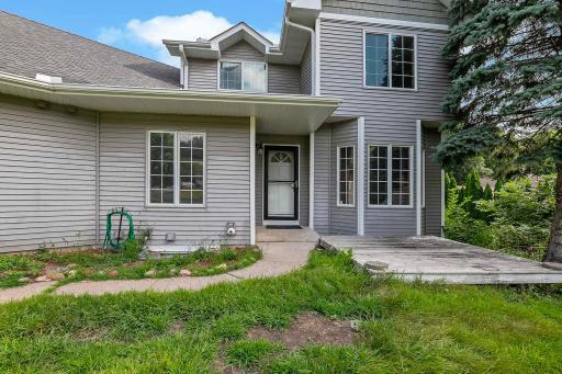 3960 Versailles Court, Saint Paul, MN 55123