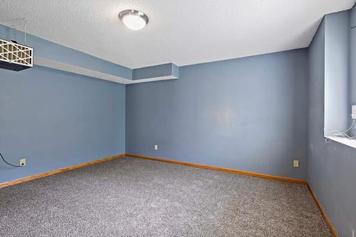 3960 Versailles Court, Saint Paul, MN 55123