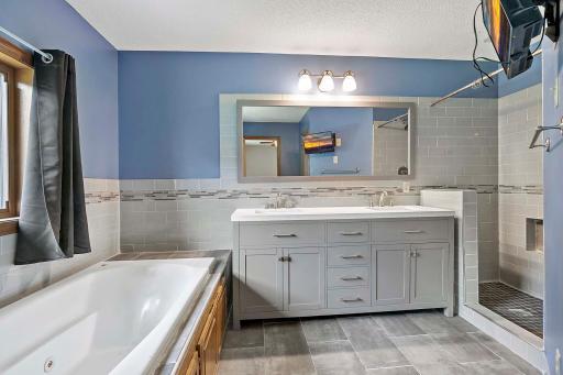 3960 Versailles Court, Saint Paul, MN 55123