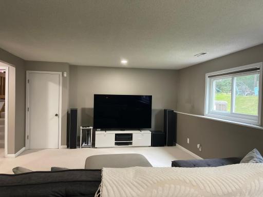LL Family room 2