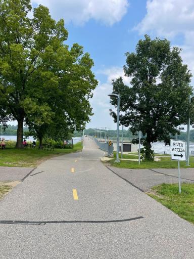 Access to the Coon Rapids Dam