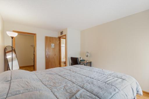 4488 Cinnamon Ridge Trail, B, Saint Paul, MN 55122