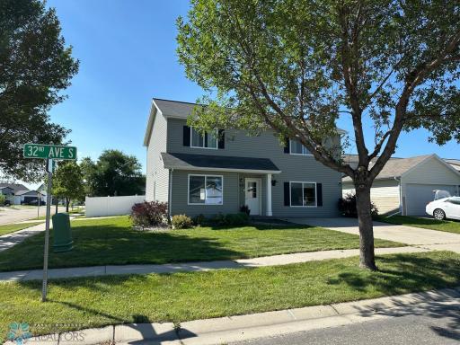 3055 32nd Avenue S, Moorhead, MN 56560