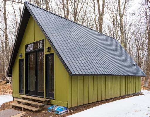 61128 Fleming Loop S, Askov, MN 55704