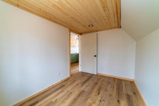 61128 Fleming Loop S, Askov, MN 55704