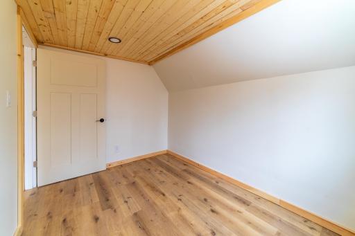 61128 Fleming Loop S, Askov, MN 55704