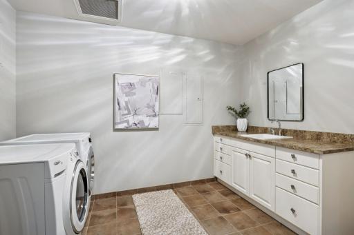 5000 France Avenue S, 33, Edina, MN 55410