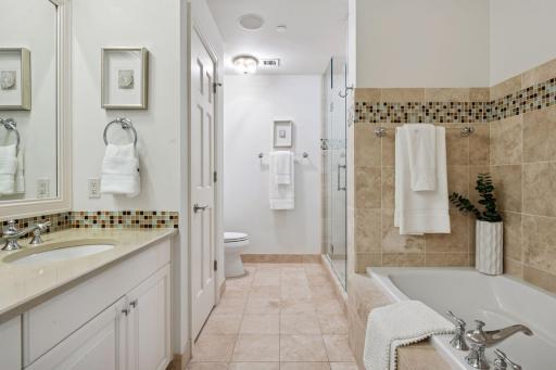 5000 France Avenue S, 33, Edina, MN 55410