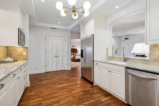 5000 France Avenue S, 33, Edina, MN 55410