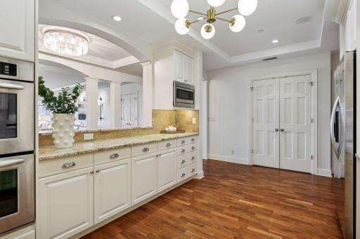 5000 France Avenue S, 33, Edina, MN 55410