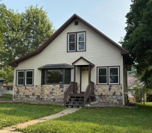 139 W Wilson Avenue, Elmwood, WI 54740