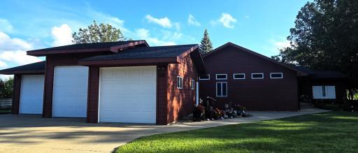 212 Lake Avenue NE, Clearbrook, MN 56634