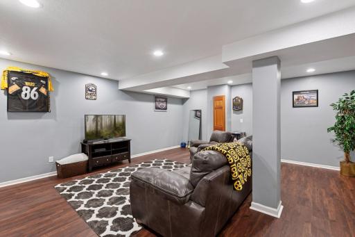 8283 Lawndale Lane N, Maple Grove, MN 55311