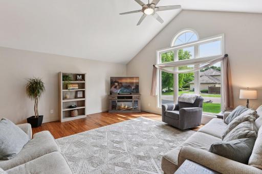 8283 Lawndale Lane N, Maple Grove, MN 55311