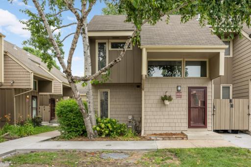 Wonderful end unit and quiet interior location