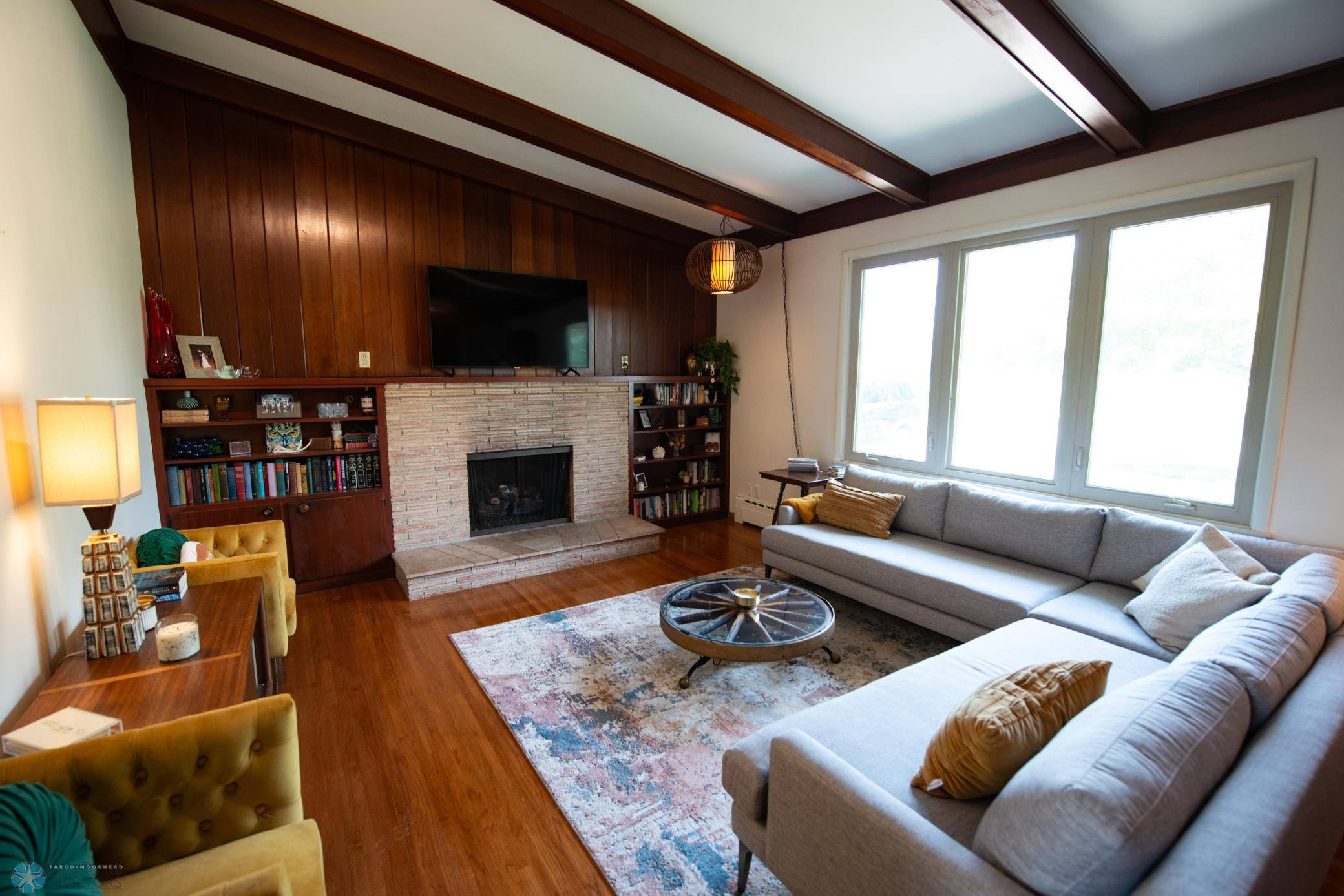 living room w/ gas fireplace