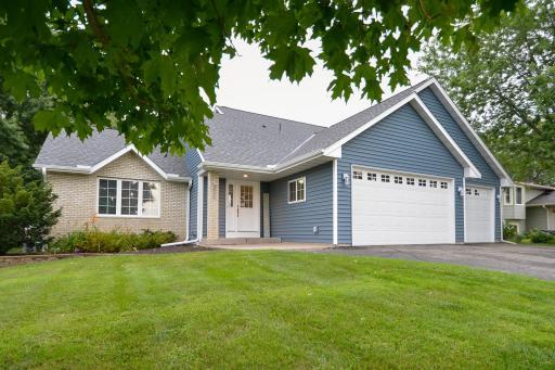 Welcome Home to 2404 Meadow Oak Ave in Monticello!