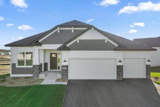 Main level living at its finest! The Langford has just the Owner’s Suite on the main floor allowing for maximum living and entertaining space for the main level. Two additional bedrooms and the rec room are located in the finished lower level.