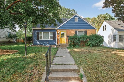 Welcomer home to 3425 Zenith Ave N in Robbinsdale!