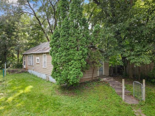 3214 Groveland School Road, Minnetonka, MN 55391