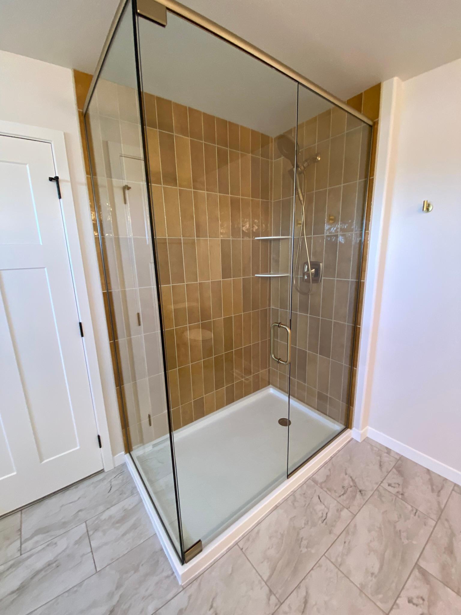 Tiled Shower w/Glass Surround