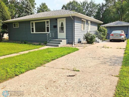 1309 16th Avenue S, Moorhead, MN 56560