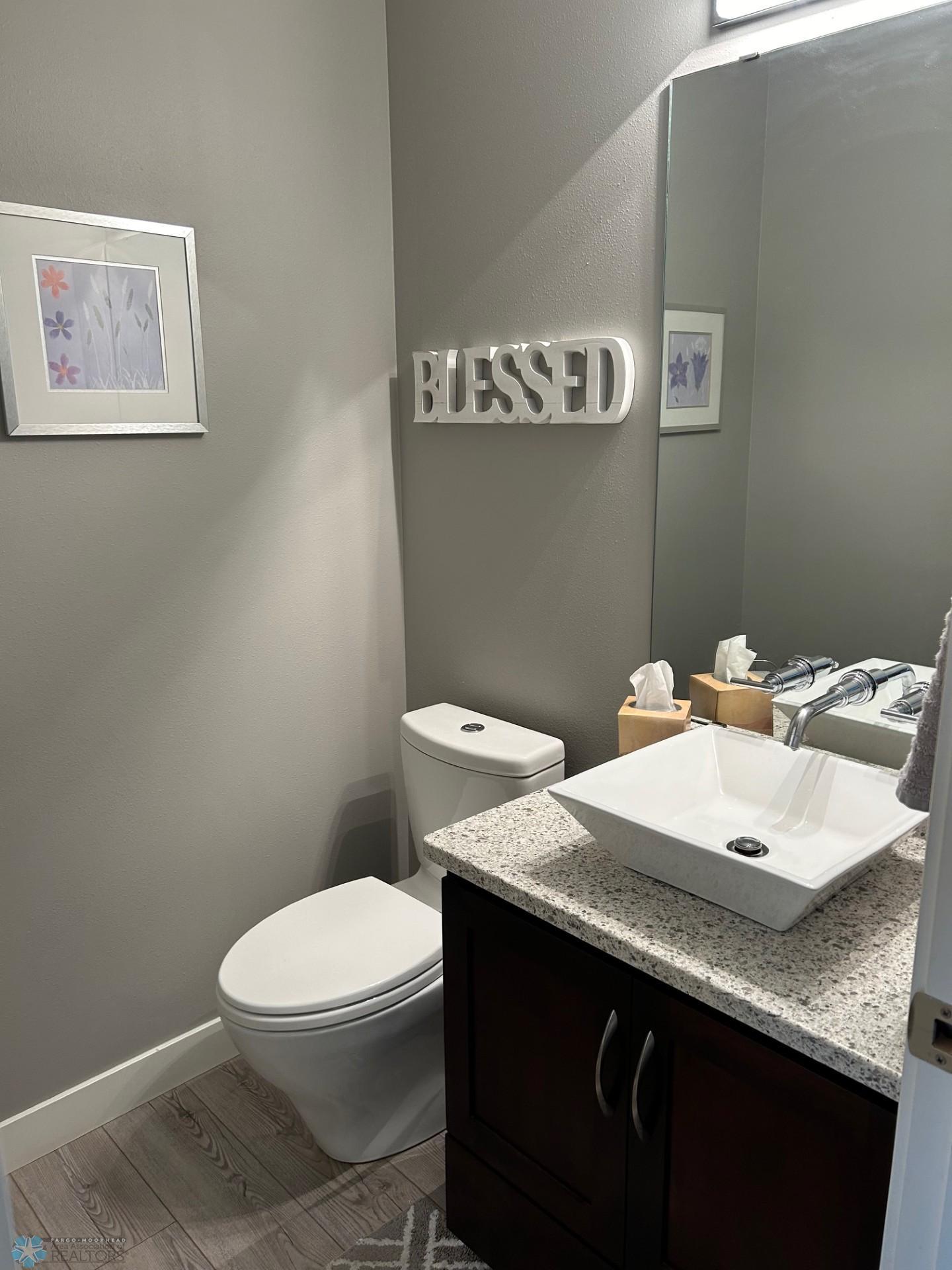 Main Bath.jpg