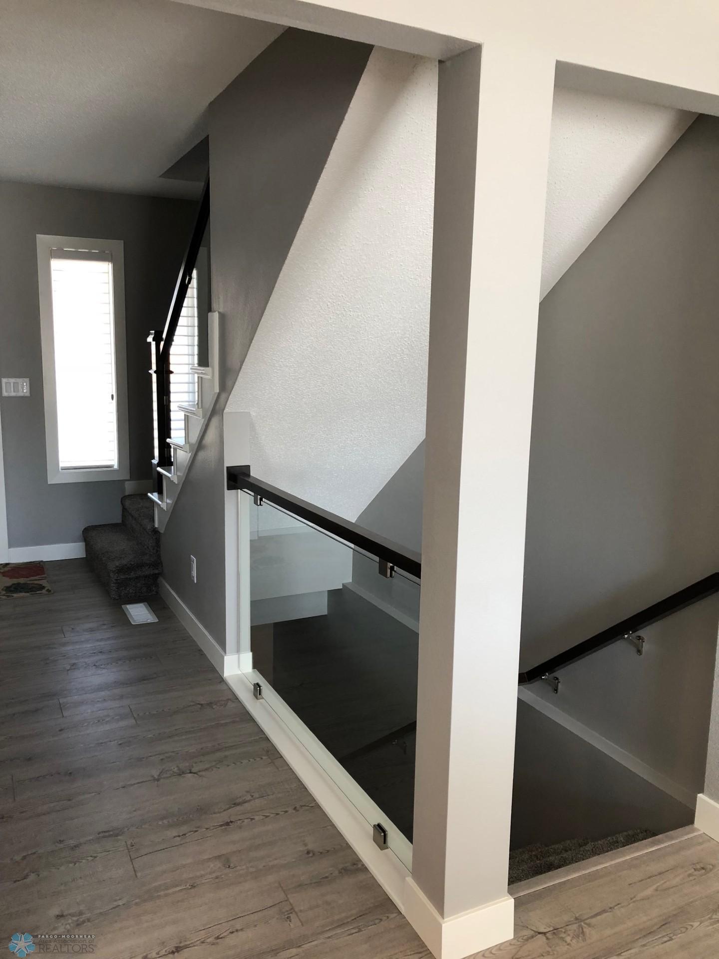 Main Stwy.jpg