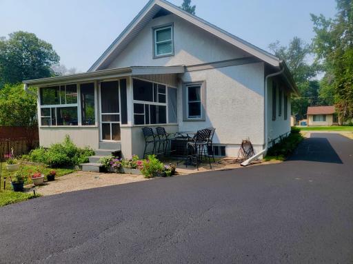 943 6th Street SE, Forest Lake, MN 55025