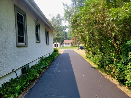 943 6th Street SE, Forest Lake, MN 55025