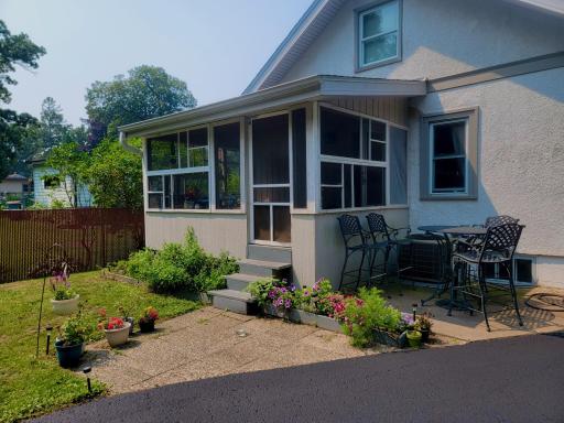 943 6th Street SE, Forest Lake, MN 55025