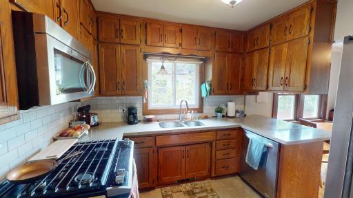943 6th Street SE, Forest Lake, MN 55025