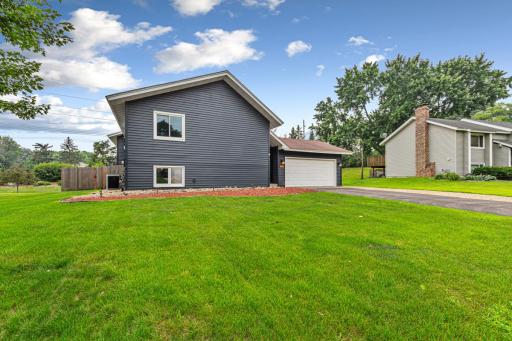 1674 Walnut Lane, Eagan, MN 55122