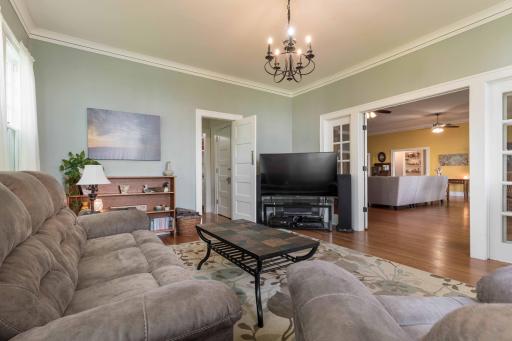 FAMILY ROOM TO THE BUTLER'S PANTRY OR GREAT ROOM