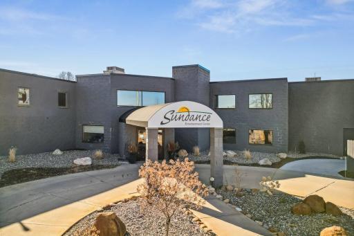Walking distance to Sundance Entertainment! Enjoy a drink, meal, or play a round of golf!