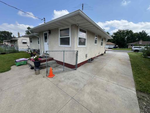 2051 Suburban Avenue, Saint Paul, MN 55119