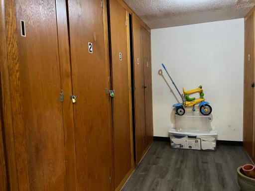 1409 Shakopee Avenue E, Shakopee, MN 55379