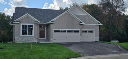 The Brittany II by Drake Construction Inc offers 2 Bedrooms, 2 baths and 1847 square feet finished plus a full walkout basement for future expansion.