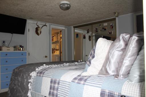 1213 N Aurdal Avenue, Fergus Falls, MN 56537