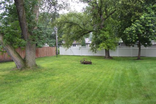 1213 N Aurdal Avenue, Fergus Falls, MN 56537