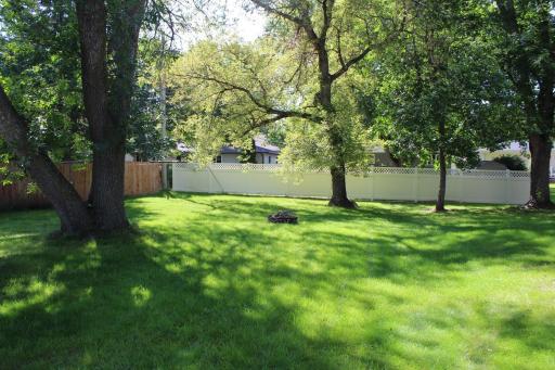 1213 N Aurdal Avenue, Fergus Falls, MN 56537