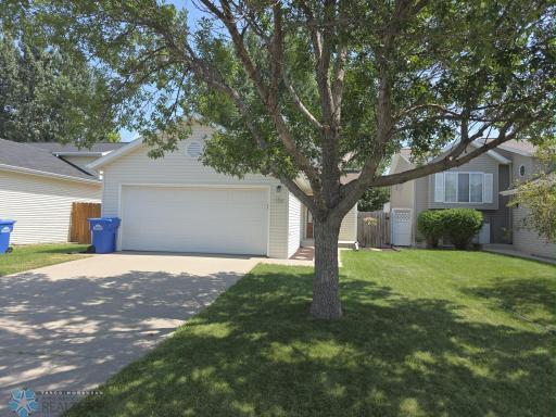 756 50th Street S, Fargo, ND 58103