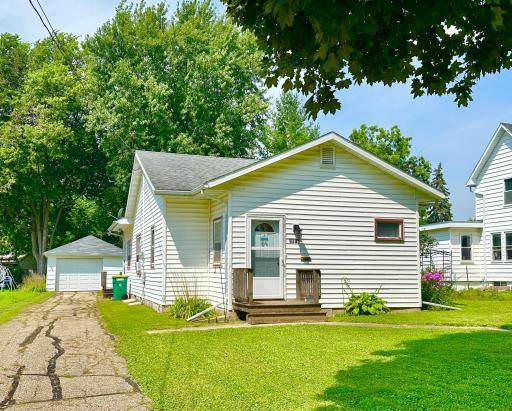 1016 St John Avenue, Albert Lea, MN 56007