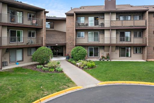 3440 Golfview Drive, 318, Saint Paul, MN 55123