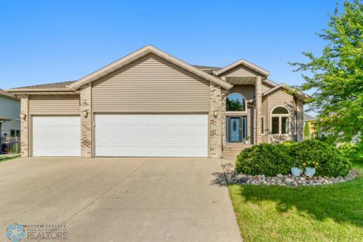 4375 58th Street S, Fargo, ND 58104