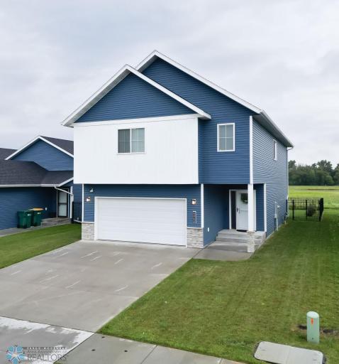 6060 78 Avenue S, Horace, ND 58047