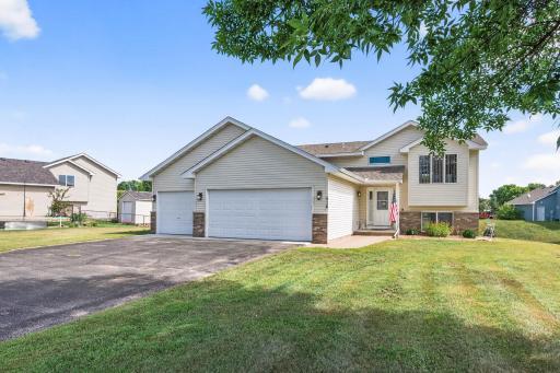 Welcome to 516 Cottonwood St SW in Isanti!