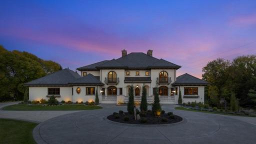 1560 Hunter Drive, Wayzata, MN 55391